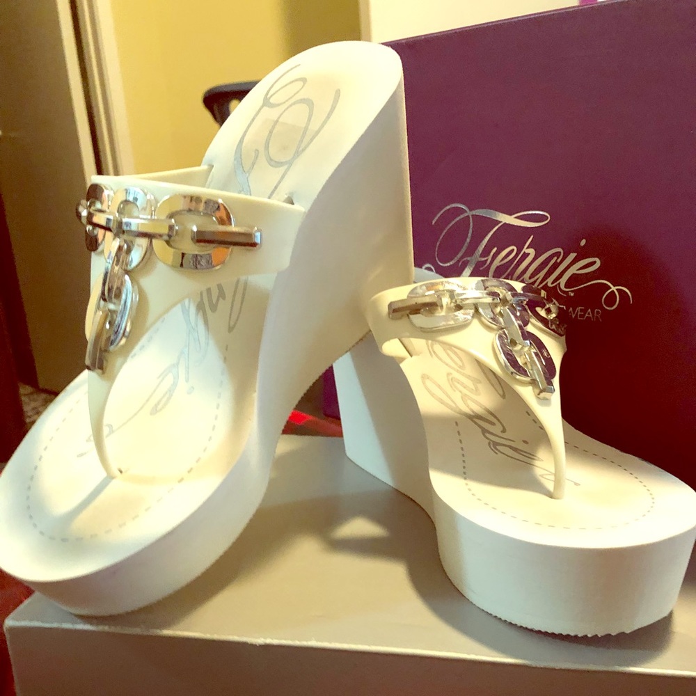 White saldals